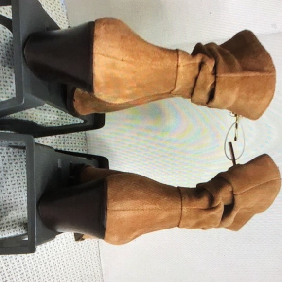Vince camuto slouch suede booties size 9.5 - Picture 2 of 5